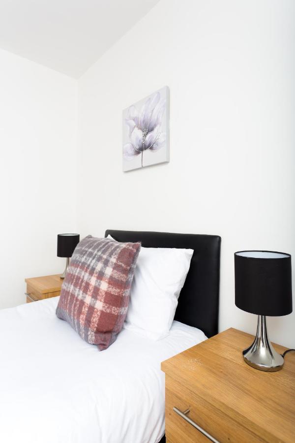 Absolute Stays On Essex - Chinatown - Hippodrome - Alexandra Theatre - Bull Ring - The Rep - B'Ham Intl Airport - Free Wifi - Free Parking - Contractors - Corporates 伯明翰 外观 照片