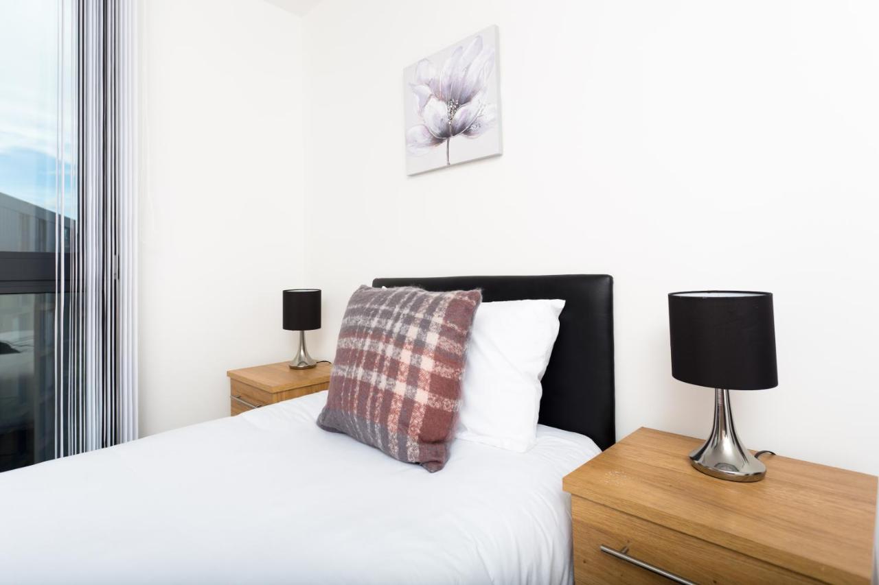 Absolute Stays On Essex - Chinatown - Hippodrome - Alexandra Theatre - Bull Ring - The Rep - B'Ham Intl Airport - Free Wifi - Free Parking - Contractors - Corporates 伯明翰 外观 照片